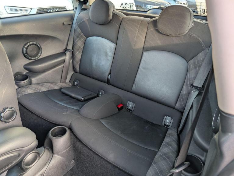 2015 MINI Hatch 1.5 Cooper D 3dr HATCHBACK DIESEL Manual