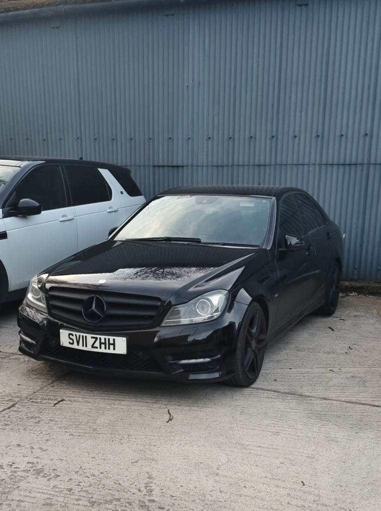 Mercedes c250 w204 read description 