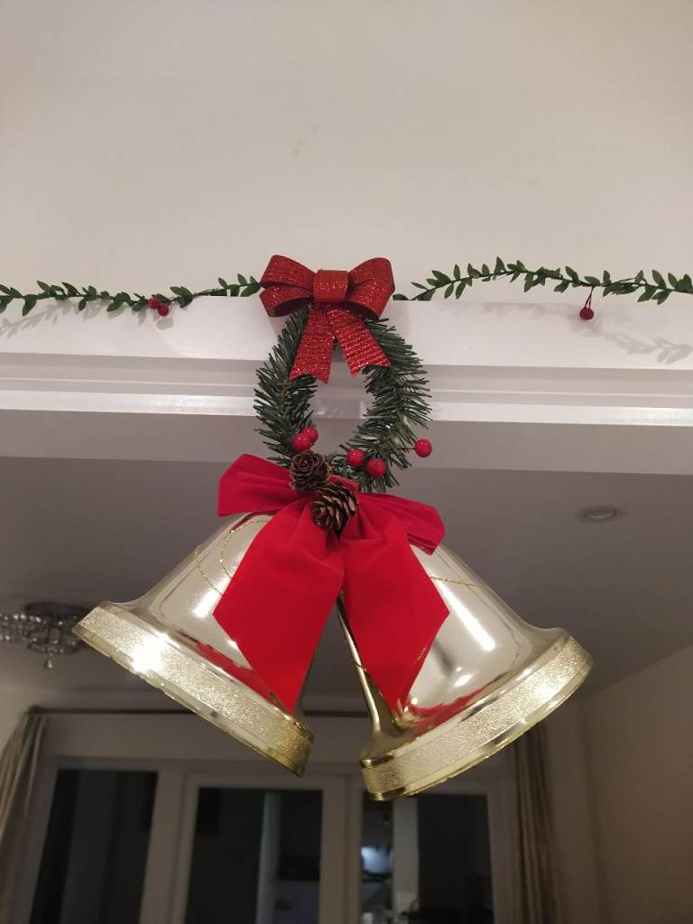 Beautiful festive bell - £5