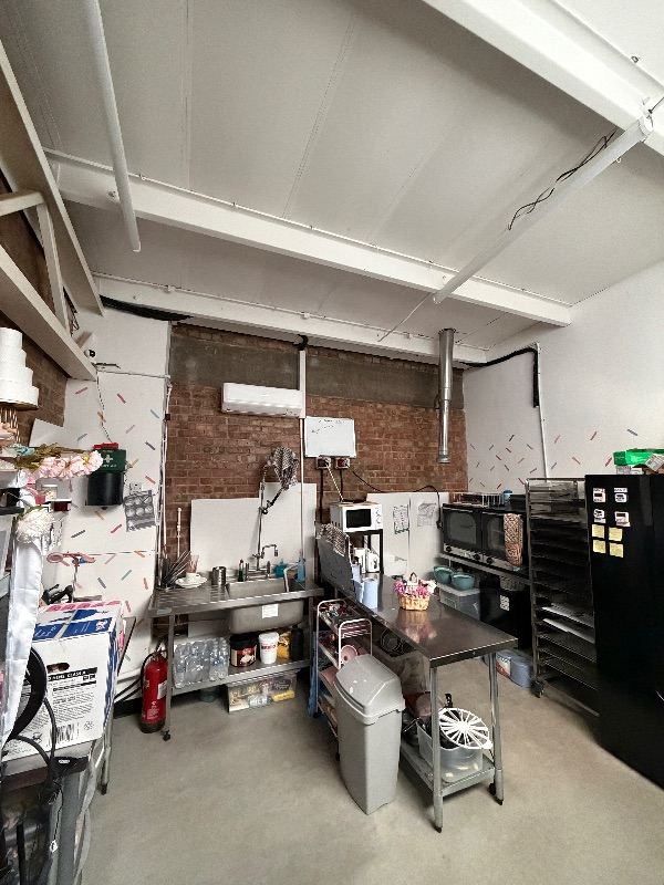 Large Studio Available in Canning Town