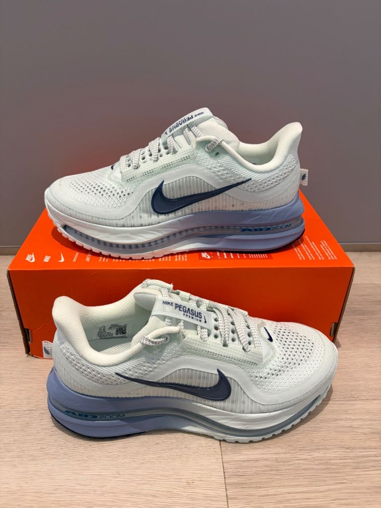 Nike Pegasus Premium Running Shoes - UK Size 4.5 - Brand New - Blue and Light Green 