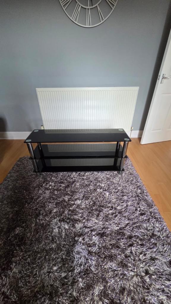 Black Glass TV Unit Stand – Good Condition