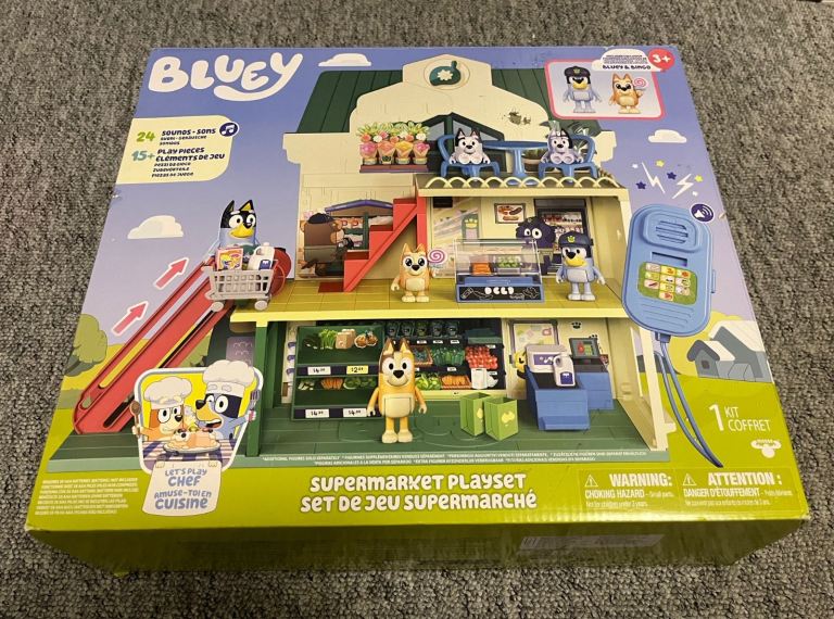Bluey Supermarket Playset, 3 Different Levels With Exclusive Bluey and Bingo Figures.