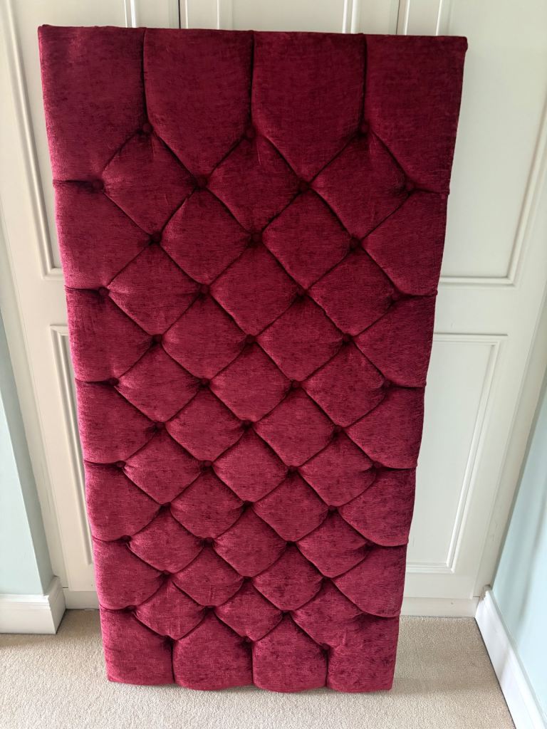 KING SIZE BUTTONED HEADBOARD