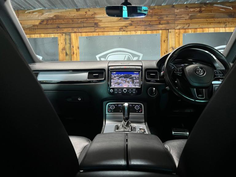 2017 Volkswagen Touareg 3.0 TDI V6 BlueMotion Tech R-Line Tiptronic 4WD Euro 6 (s/s) 5dr ESTATE D...