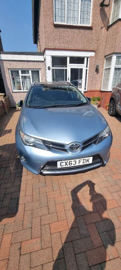 Toyota Auris Estate with Sunroof