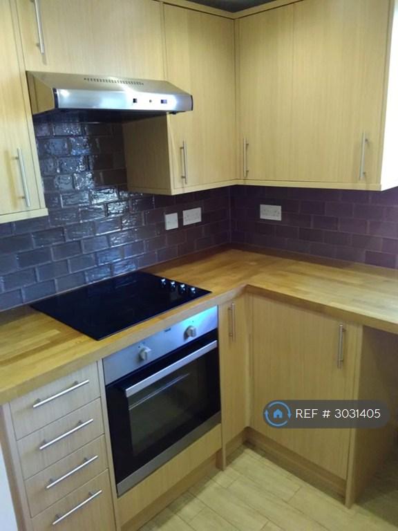 1 bedroom flat in Southampton Road, Ringwood, BH24 (1 bed) (#3031405)