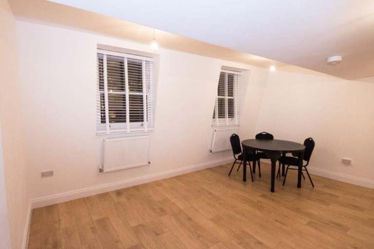 We are happy to offer this beautiful 3 bed apartment in Caledonian Road , Islington, N1   Ref: 560 