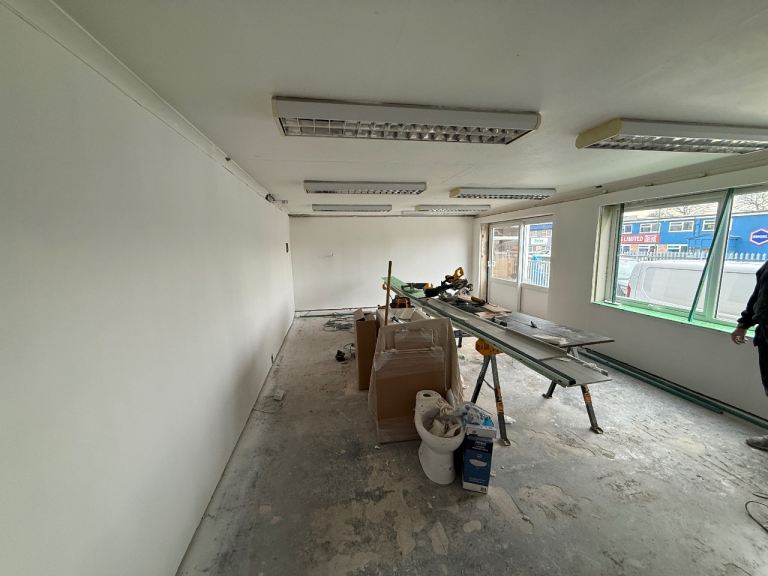 400 sq ft Office / Studio To Let – Blatchford Road, Horsham