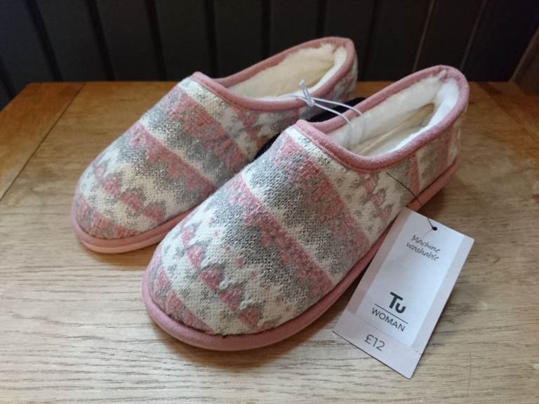 Brand New Woman slippers