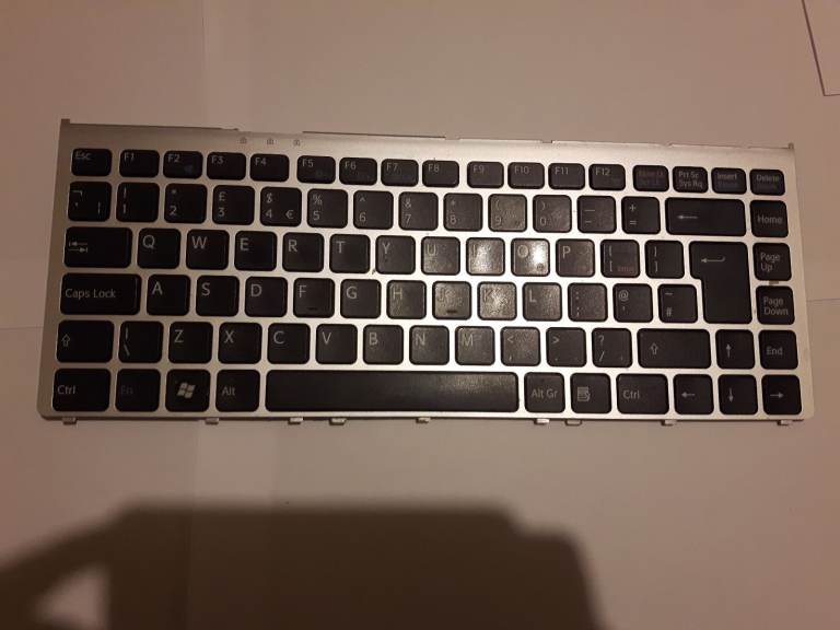 Sony Vaio VGN-FW11E 16.4: laptop keypad
