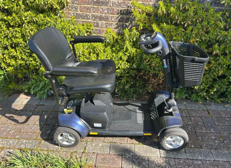 Mobility scooter - excellent condition 