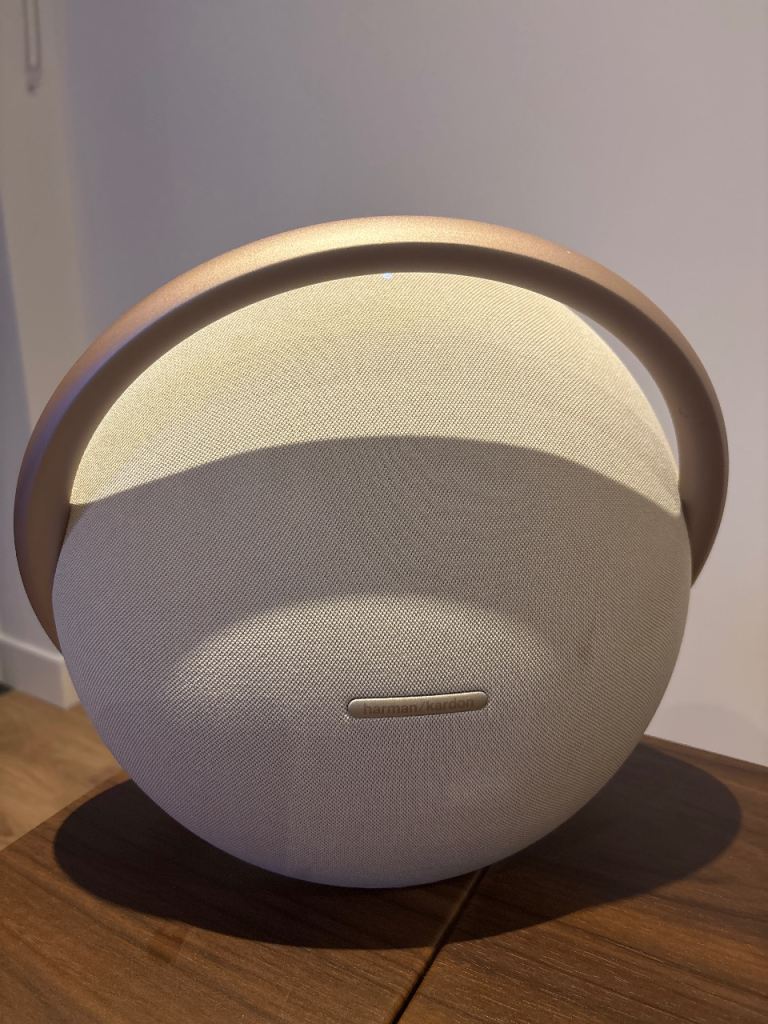 Harman Kardon Onyx Studio 8 Bluetooth Speaker – Excellent Condition