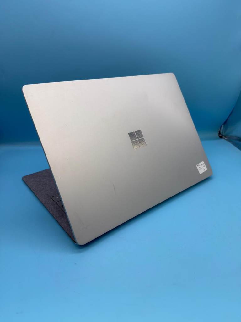 MICROSOFT SURFACE PLATINUM Laptop i5 7th Gen 256GB FAST SSD Thin Touch 4k AI COPILOT 