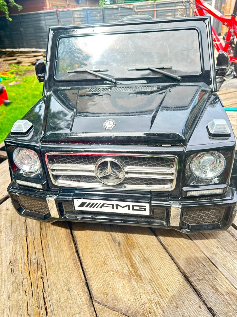 Black Mercedes G-Wagen Ride-On Toy Car age group 2-4 years old 
