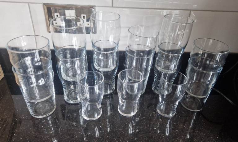  12 pint & 3 half pint glasses 