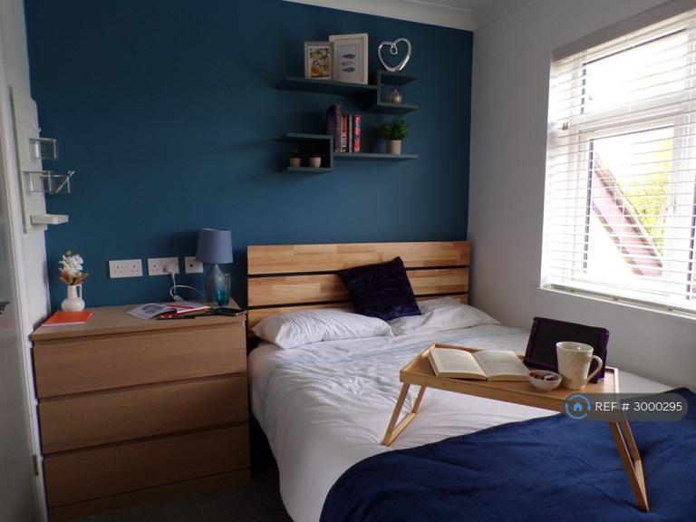 1 bedroom in Carlton St, Kettering, NN16 (#3000295)