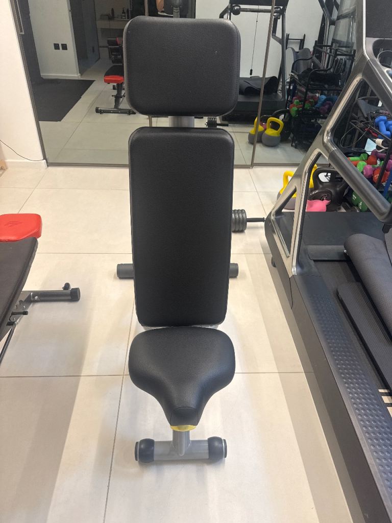 Adjustable Weight Bench – Black, Good Condition