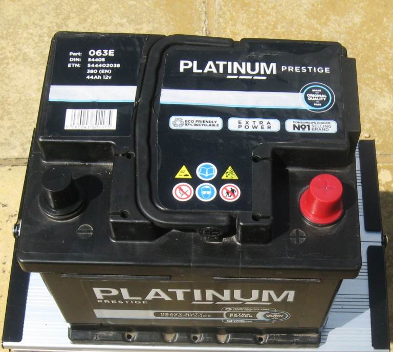 PLATINUM PRESTIGE 12 VOLT  44 AH CAR BATTERY