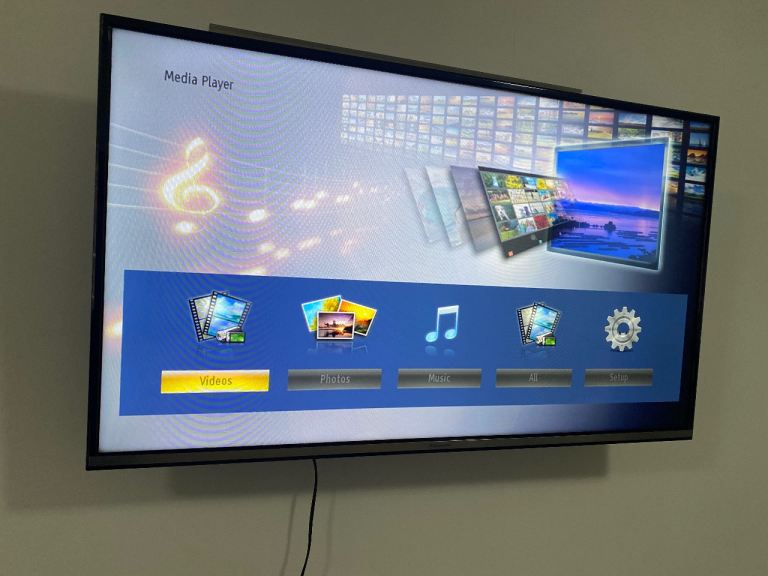 Panasonic 42 tv   £65