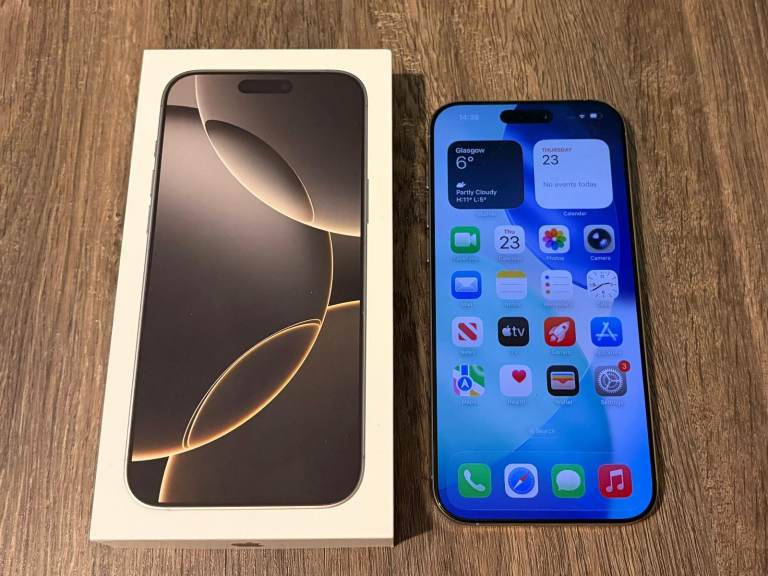 I phone 16 Pro Max 256gb Natural Titanium 