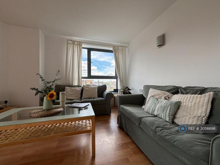 2 bedroom flat in West One City, Sheffield, S1 (2 bed) (#3056698)