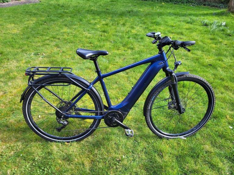 Giant Explore 2 + GTS £949.00 exceptionally well maintained.
