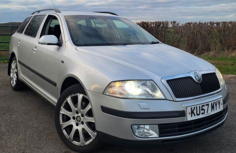 Skoda Octavia/ DSG AUTO / TOP SPEC