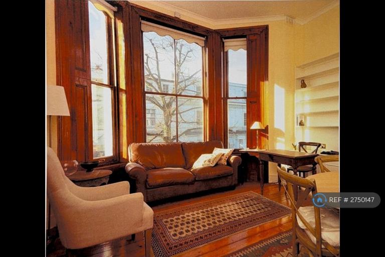 1 bedroom flat in Ladbroke Grove, London, W11 (1 bed) (#2750147)