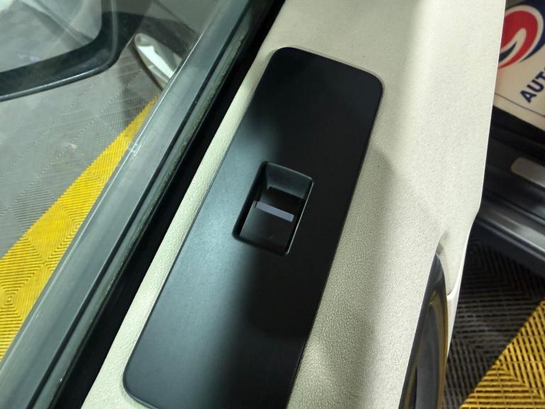 2017 Land Rover Discovery Sport 2.0 TD4 HSE Luxury Auto 4WD Euro 6 (s/s) 5dr ESTATE Diesel Automatic