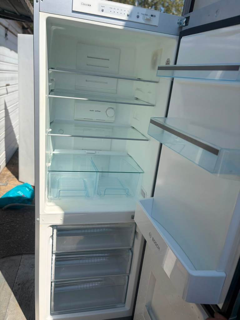 Bosch Freestanding Fridge Freezer - Silver, Working Perfectly