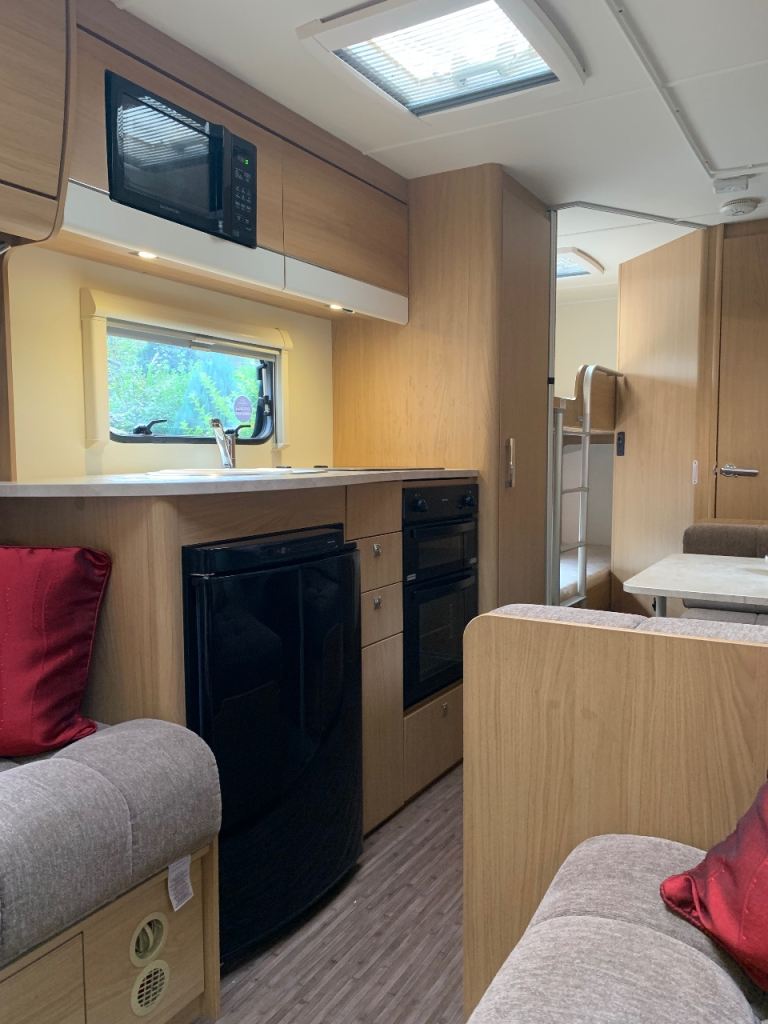 2013 Elddis Avante 576 , 6 berth with Motor Mover and New Awning 