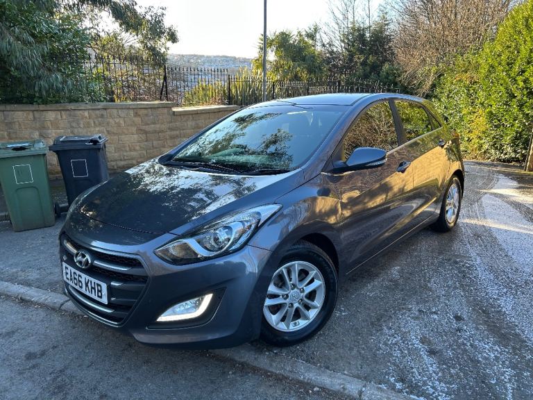 2016 (66) Hyundai I30 1.6CRDI £20 tax Nav immaculate 