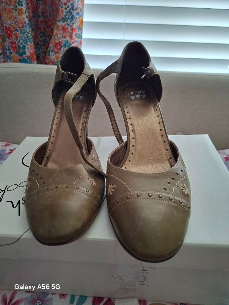 Green Women's shoes from Per Una.