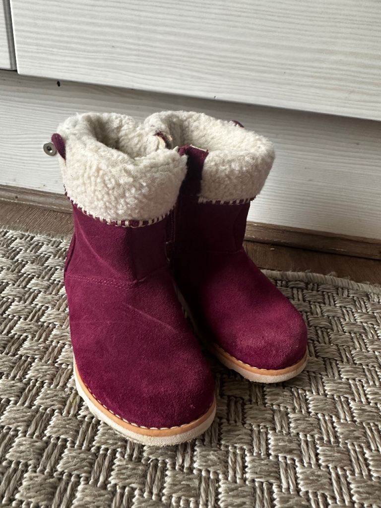 Kids boots