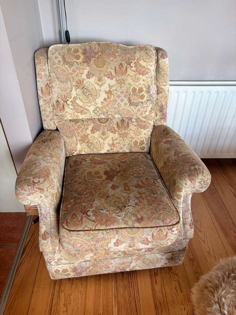 2 seater, 1 seater & 1 recliner chair and storage footstool