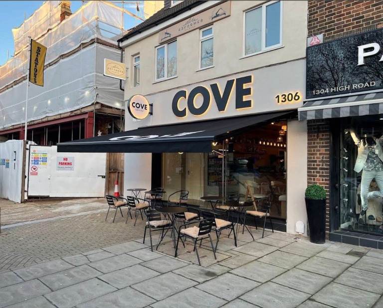 Commercial Office Studio Premises To Let - Whetstone High Street, London N20