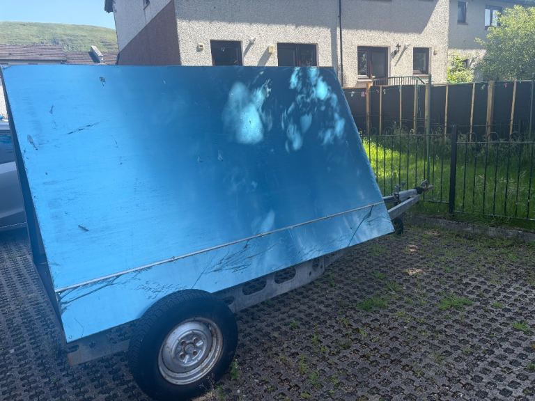 Advertising trailer 
