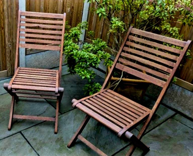4 x Wooden Folding Garden Chairs - Solid Hardwood