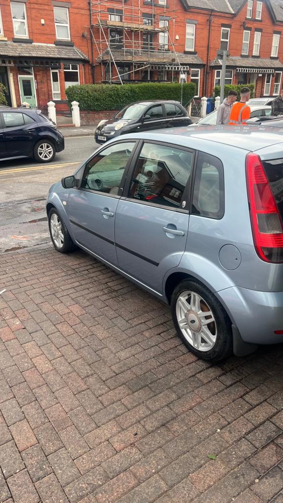 2005 Ford Fiesta 1.6 Ghia 5dr Auto HATCHBACK Petrol Automatic