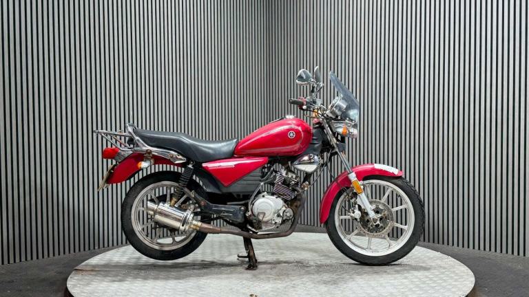 Yamaha YBR125 Custom  2009 HIGH MILES BREAKER PROJECT PARTS BIKE 125CC LEARNER