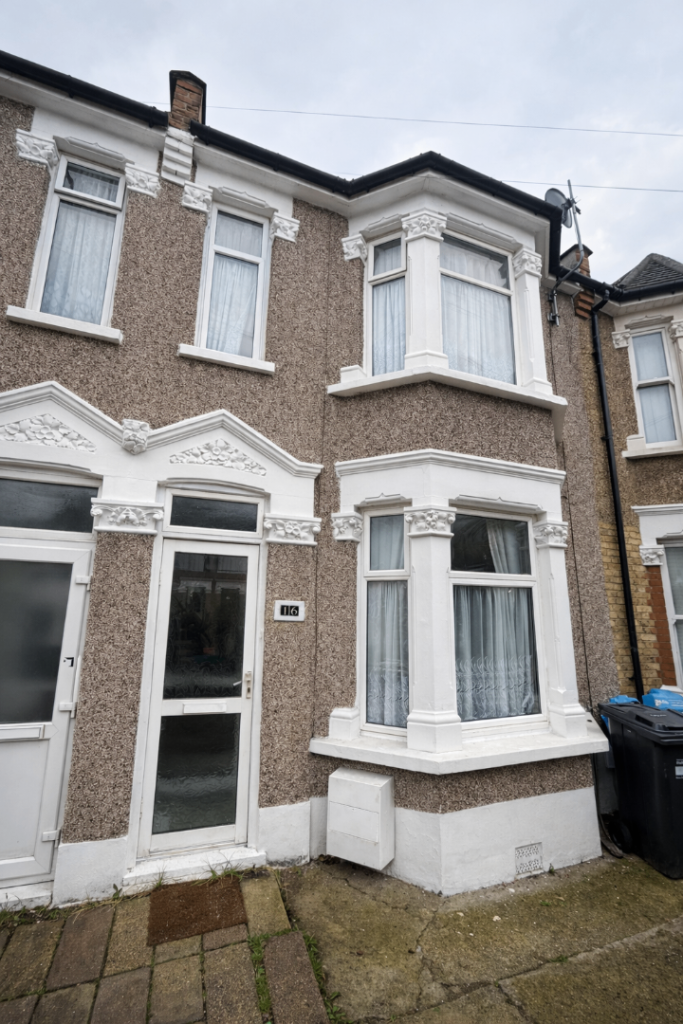 Large 3 Bed | 2 receptions| Large garden 