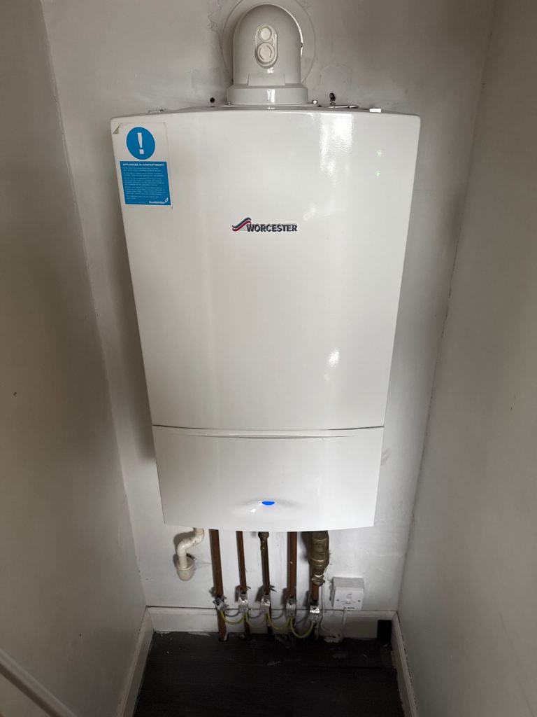Worcester 25Kw Gas Combi boiler 