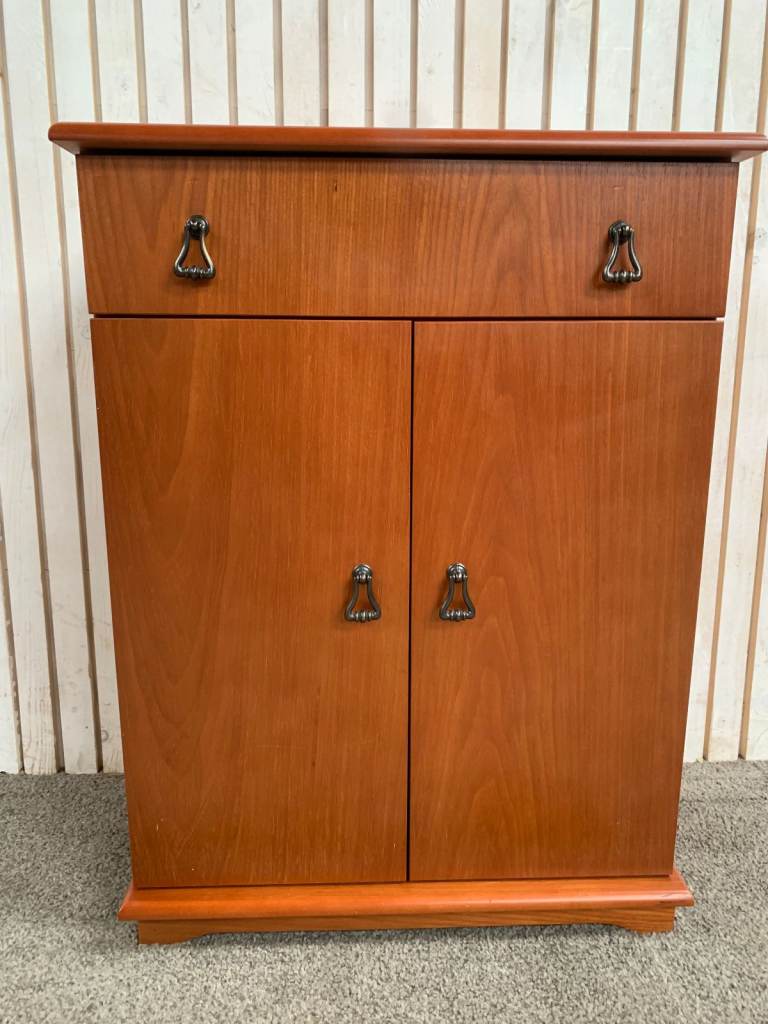 Cupboard with 1 Drawer and 2 Doors Brown wood .