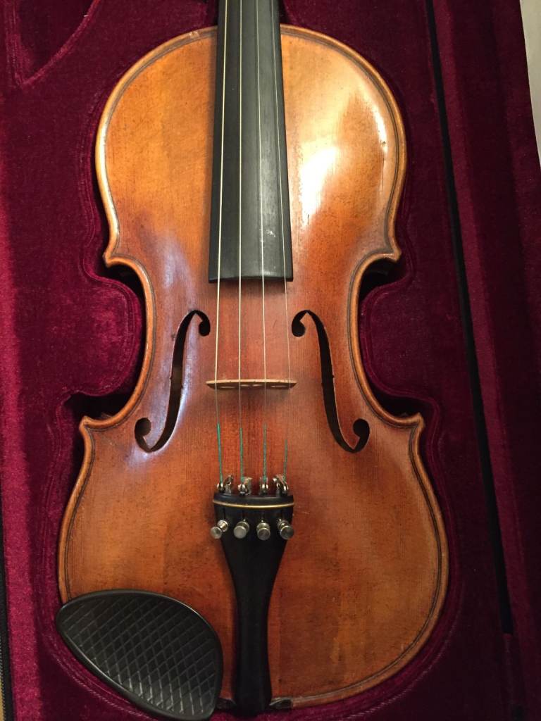 "Very Beautiful & Antique Looking 4/4 Full-Size Violin" - Requires Repair & Retoration