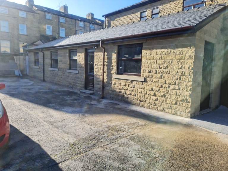 2 bedroom bungalow *all bills included *