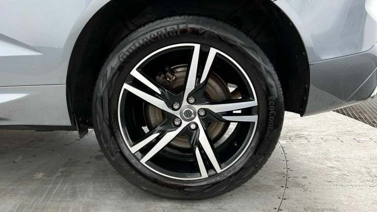 2021 Volvo XC60 R-Design, B5 AWD mild hybrid ESTATE Petrol/Electric Hybrid Automatic