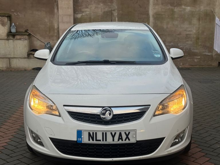 Vauxhall, ASTRA, Hatchback, 2011, Manual, 1686 (cc), 5 doors