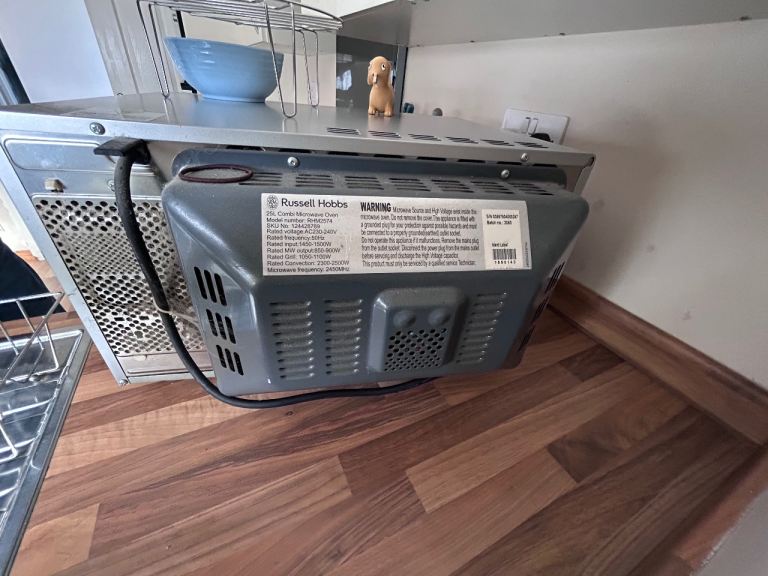 Russel Hobbs microwave/grill/convection oven