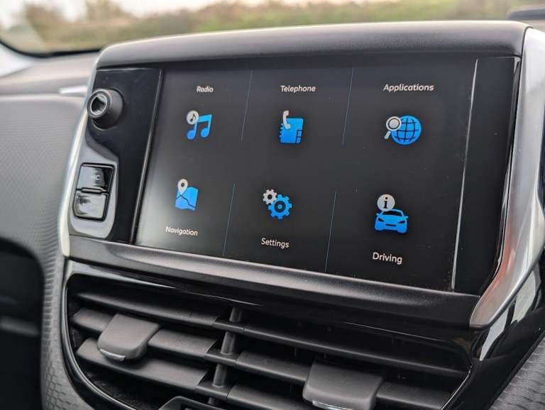 2017 Peugeot 2008 1.6 BlueHDi 100 Allure 5dr HATCHBACK DIESEL Manual